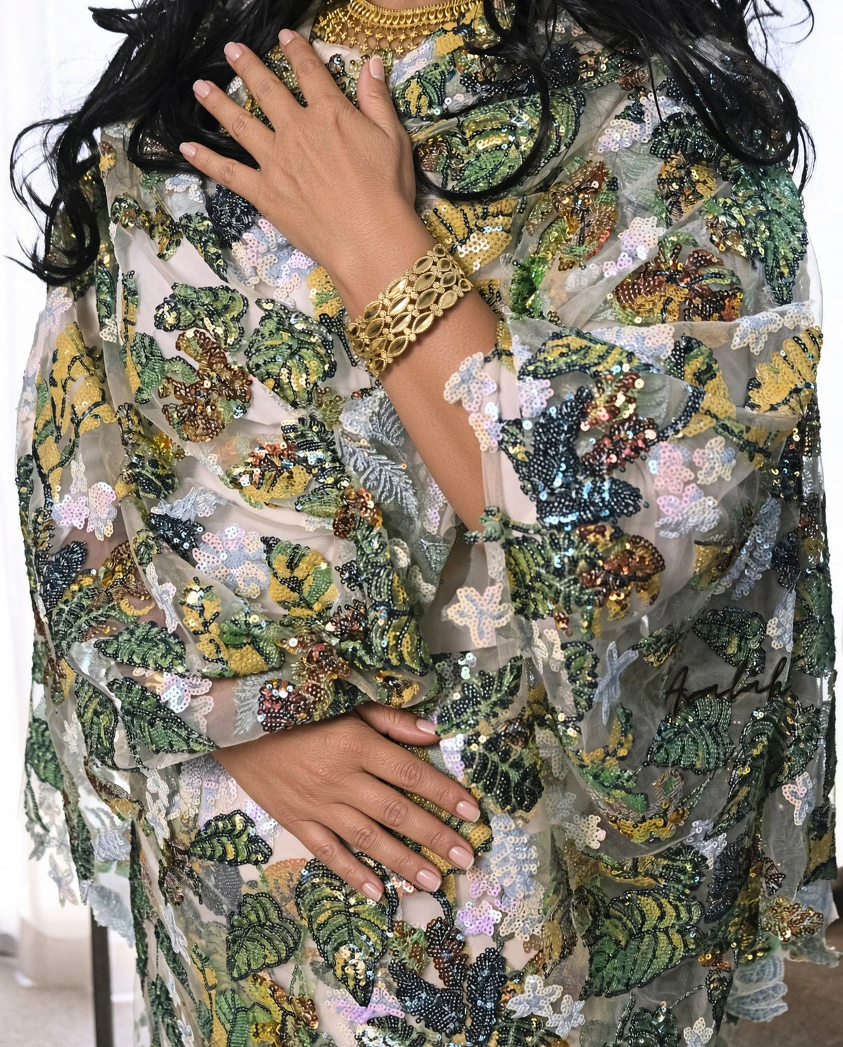 Nadrah Toub - Green Sudanese toub close-up of leaf sequin details